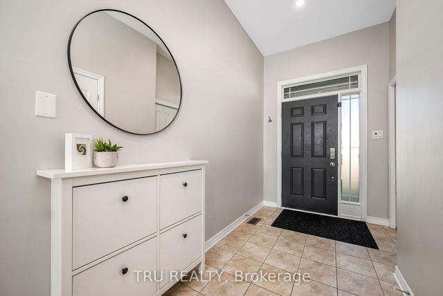 960 Linaria Walk