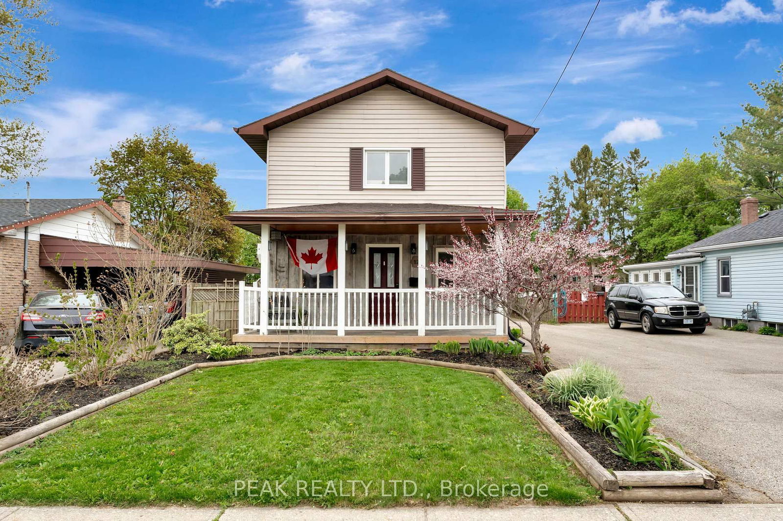 Detached House for sale at 126 Silver Street, Brant, Paris, N3L 1V4 - MLS: X12158097