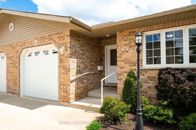 Unit C6 — 401 Birmingham St, Wellington North - Mount Forest image-0-2