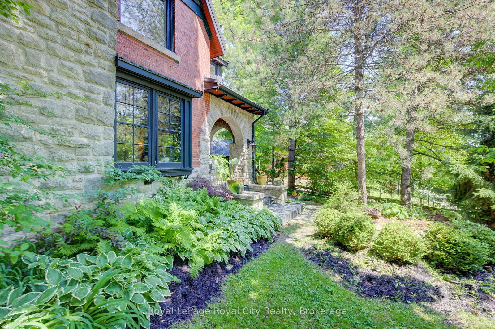 Detached House for sale at 513 ST ANDREW Street, Centre Wellington, Fergus, N1M 1P4 - MLS: X12158319