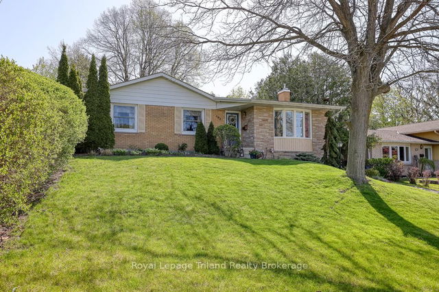 192 Greenleaf Crescent