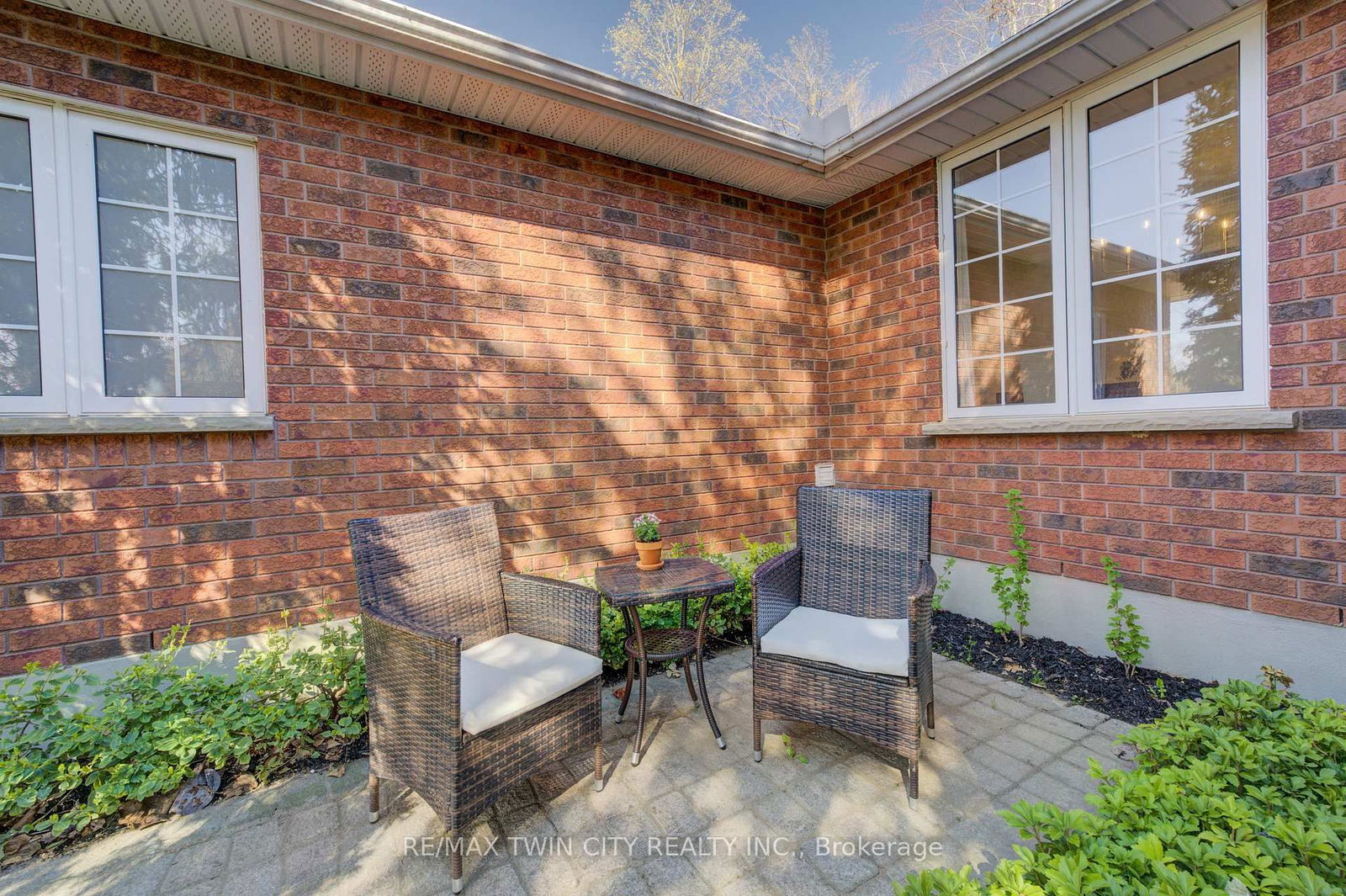 Detached House for sale at 439 Northlake Drive, Waterloo, N2V 1Y6 - MLS: X12158415