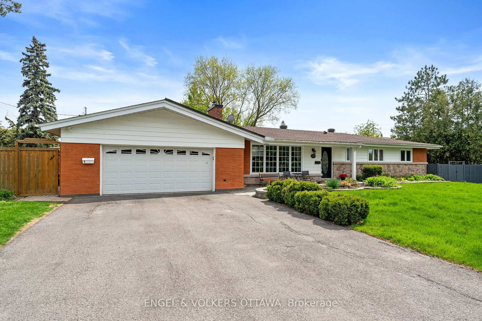 Detached House for sale at 1160 Tawney Road, Ottawa, Hawthorne Meadows, K1G 1B6 - MLS: X12158458