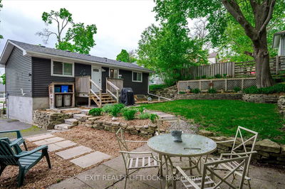 210 Antrim St, Peterborough Central - 3 North image-0-3