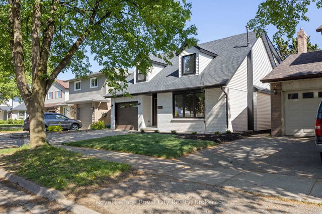 92 Scenic Wood Crescent