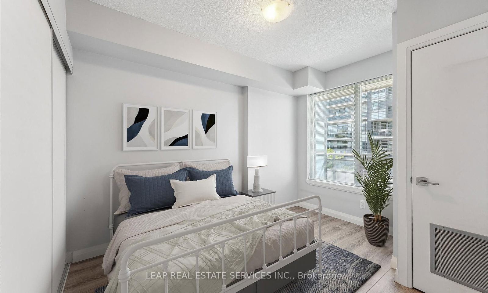 53 Arthur Street S, Unit 302 - Photo 11