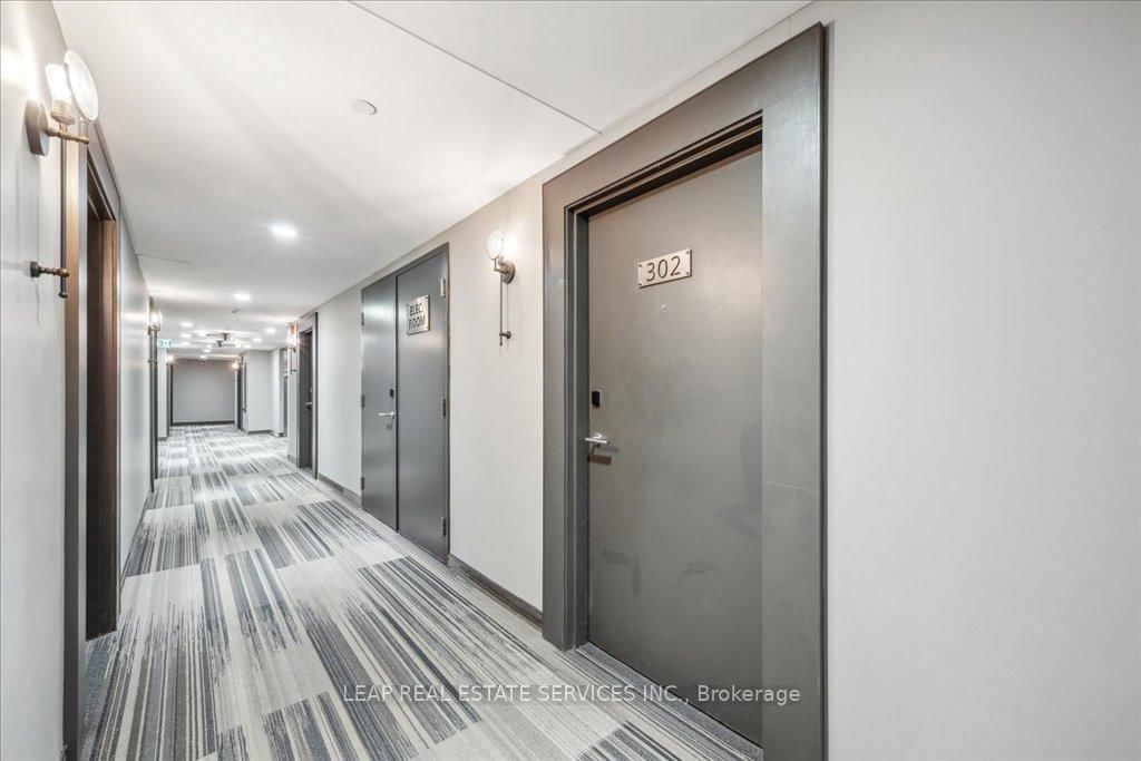 53 Arthur Street S, Unit 302 - Photo 2