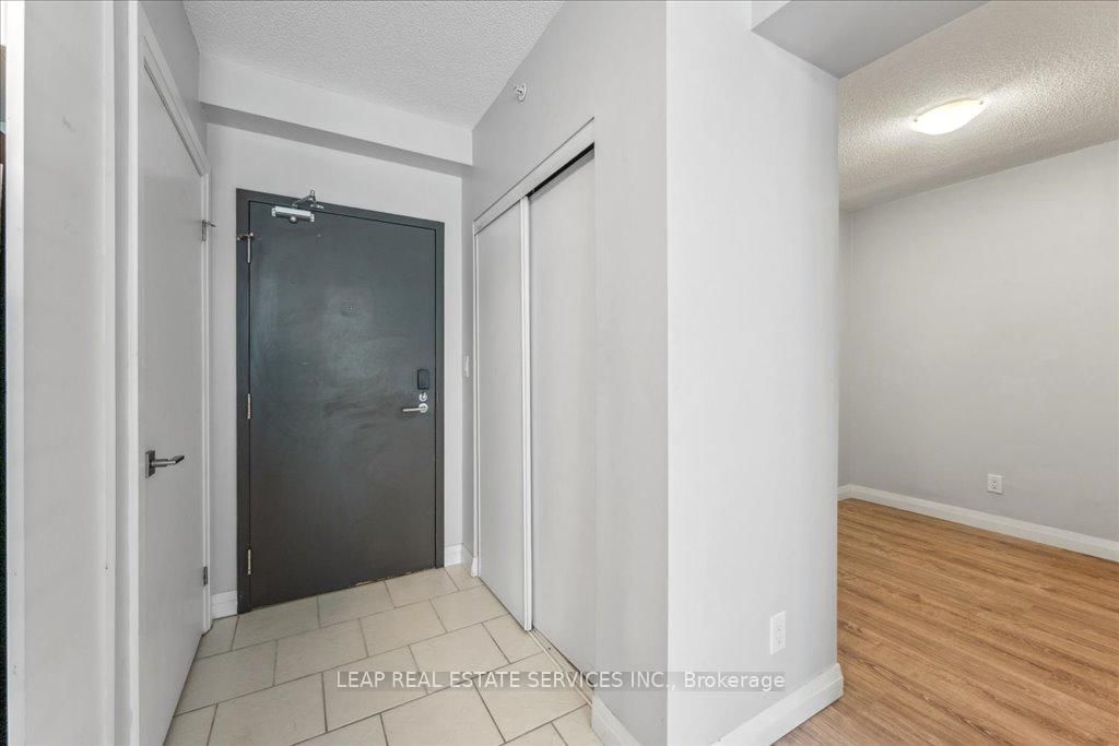 53 Arthur Street S, Unit 302 - Photo 3