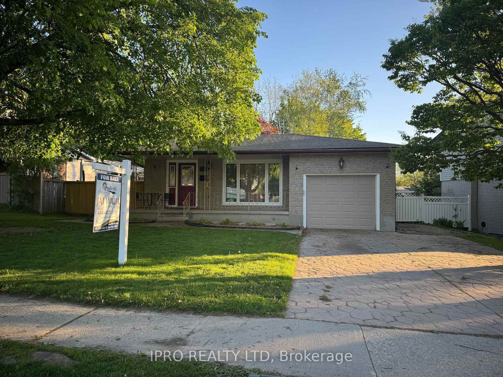 Detached House for sale at 69 Rhonda Road, Guelph, Willow West/Sugarbush/West Acres, N1H 6H3 - MLS: X12158687