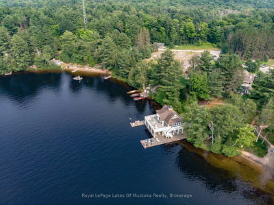 Unit V 9 W 5 — 1020 Birch Glen Rd, Lake of Bays - Mclean