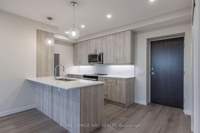 Unit 602 — 118 West St, Port Colborne - Sugarloaf image-0-3