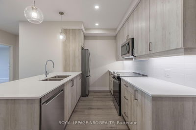 Unit 602 — 118 West St, Port Colborne - Sugarloaf image-0-4