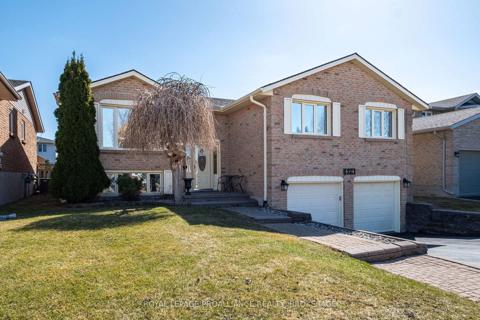 Detached House for sale at 1091 Palmerston Crescent, Kingston, North of Taylor-Kidd Blvd, K7P 2P5 - MLS: X12158988