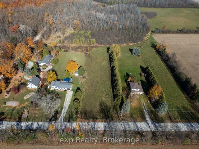 264011 24 Side Road