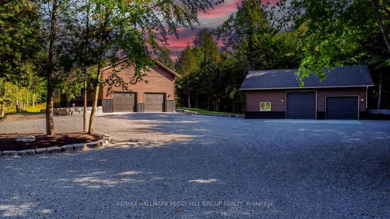4571 Aspdin Rd, Muskoka Lakes - Cardwell image-0-0
