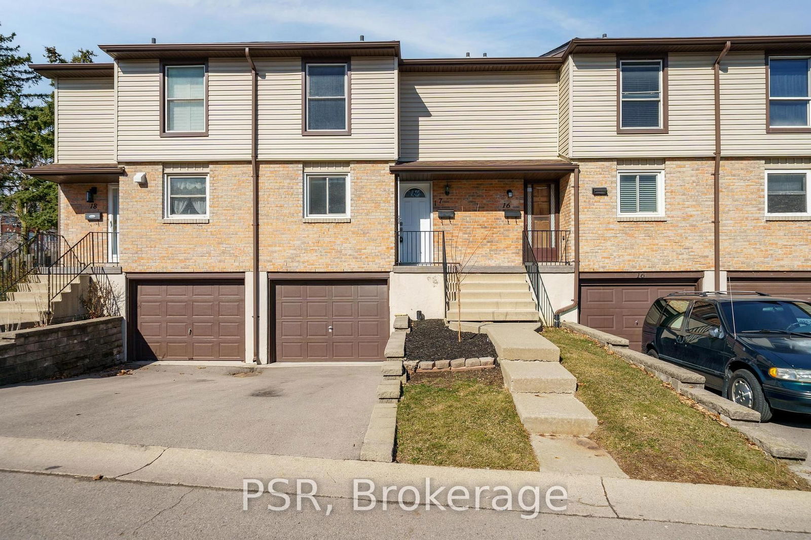 Townhouse for sale at 17-10 Angus Road, Hamilton, Vincent, L8K 6K3 - MLS: X12159500