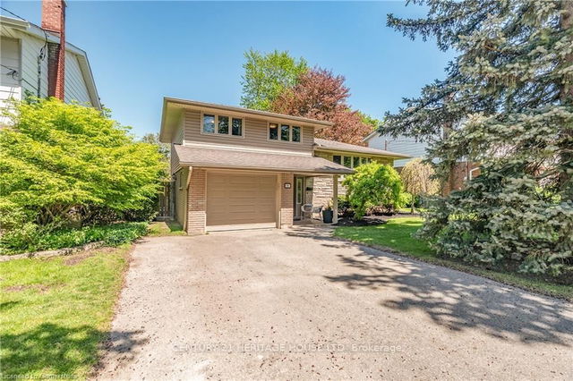 16 Nicklin Crescent
