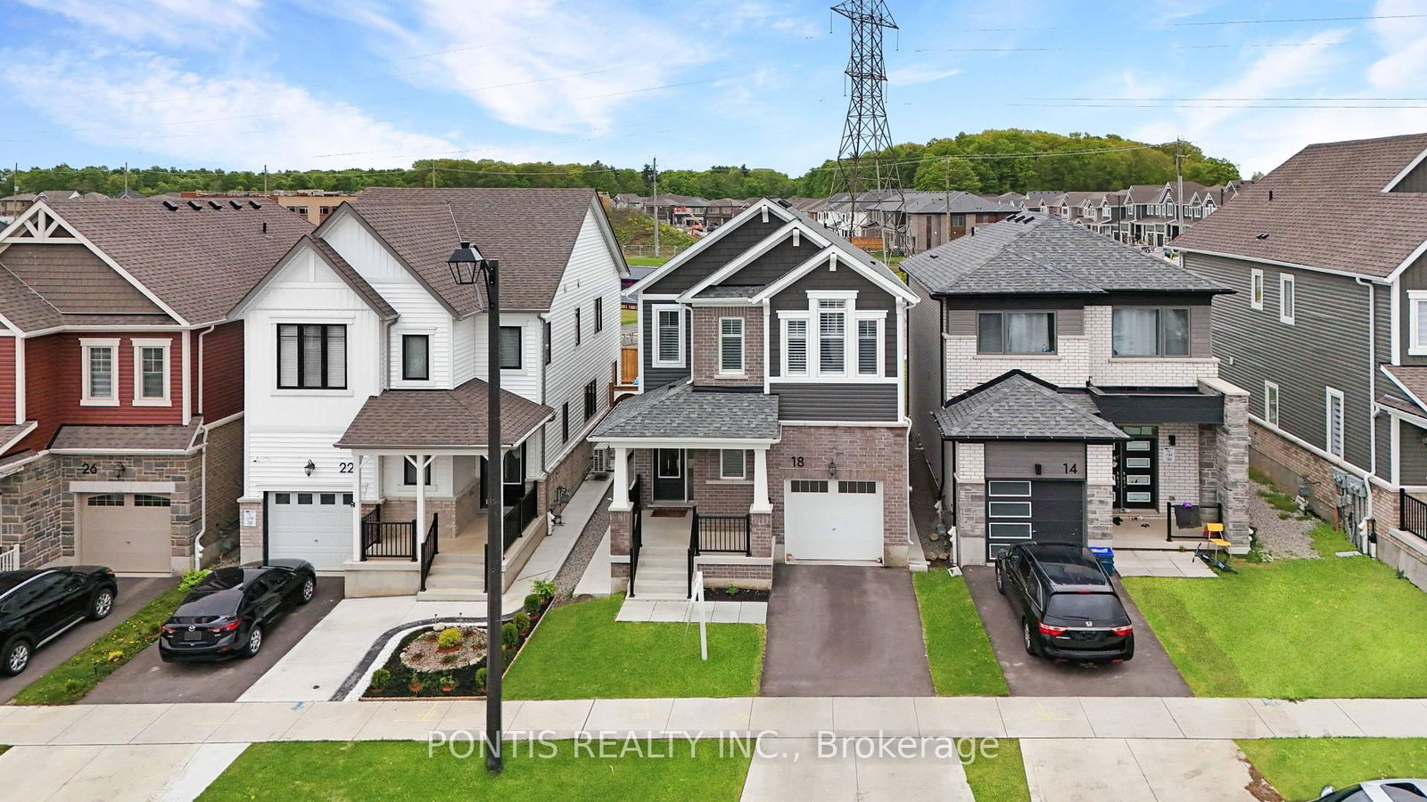 Detached House for sale at 18 SAXONY Street, Kitchener, N2R 0S3 - MLS: X12160276