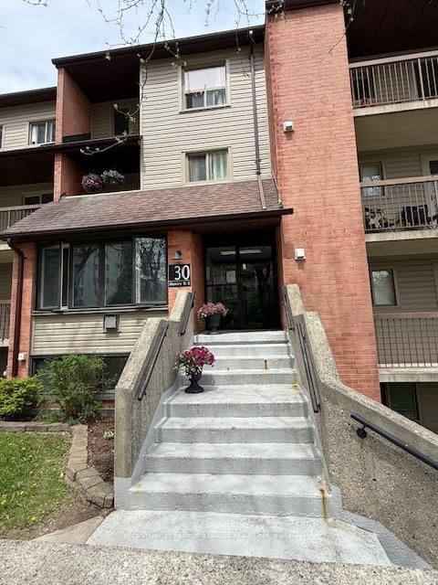 111 - 30 Hickory St E, Waterloo, N2J 4L4 | Image 2