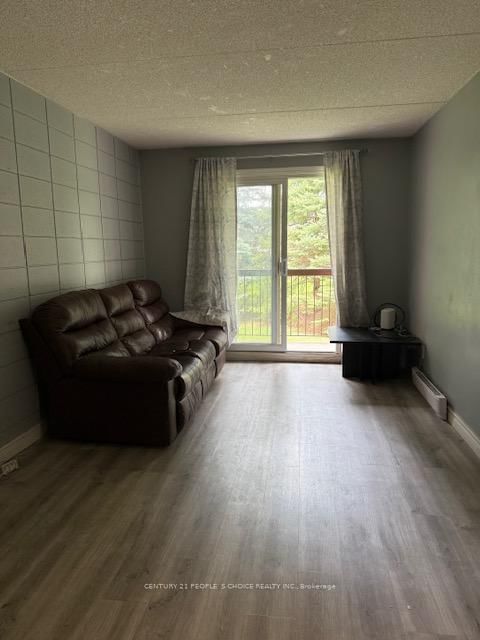 111 - 30 Hickory St E, Waterloo, N2J 4L4 | Image 3