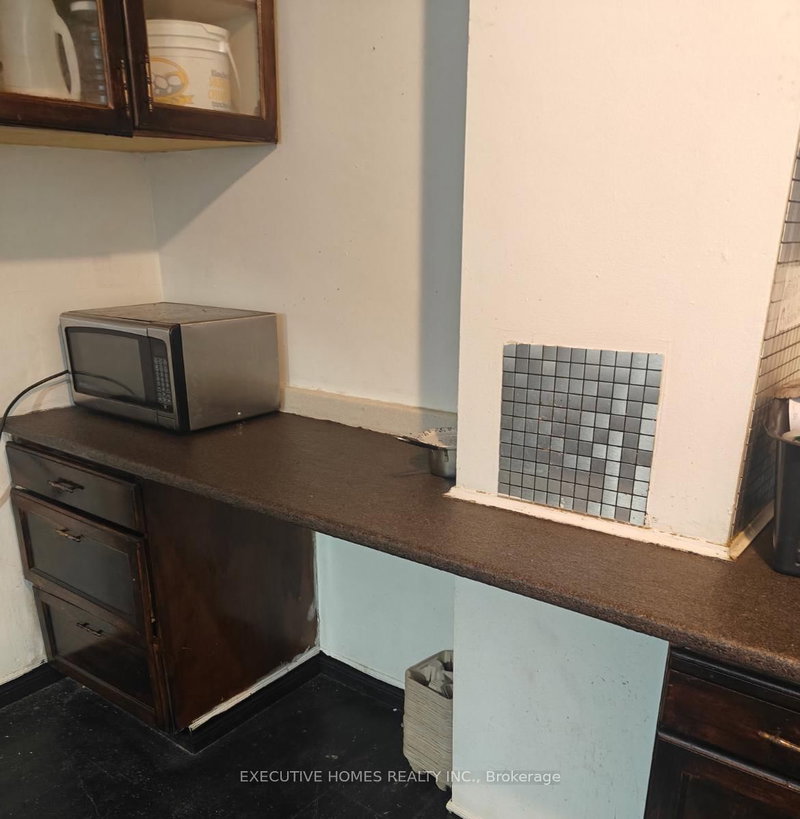 4548 Victoria Ave, Niagara Falls, L2E 4B6 | Image 2