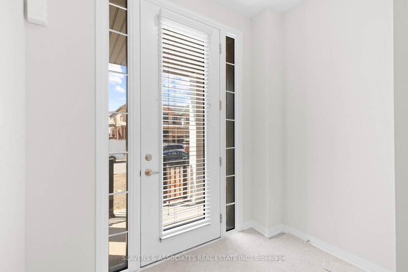 16 Crossmore Cres, Cambridge, N1S 0C7 | Image 3