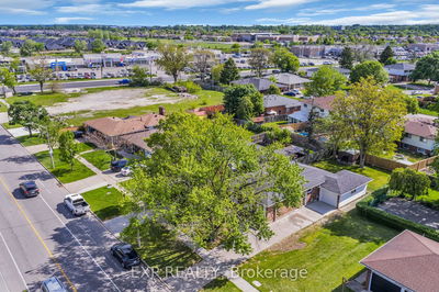 2780 Forest Glade Dr, Windsor -  image-0-2