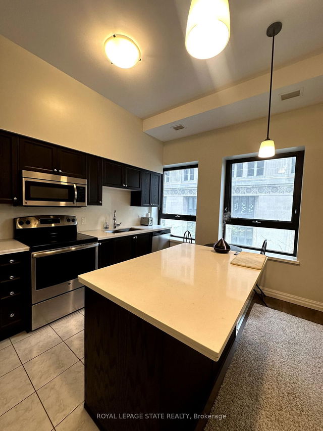 306 - 112 King Street