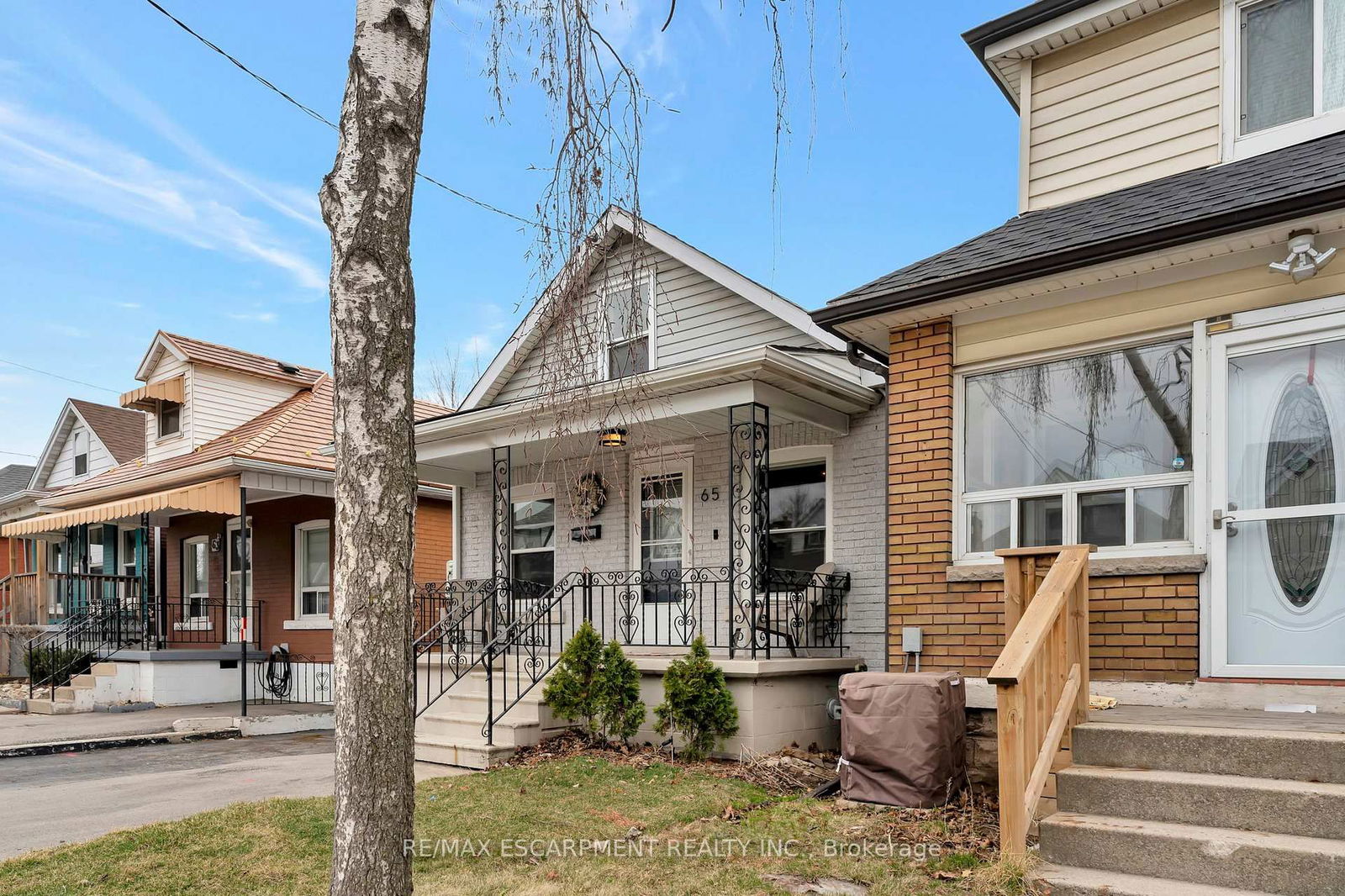 Detached House for sale at 65 Connaught Avenue, Hamilton, Gibson, L8L 6Y9 - MLS: X12160980