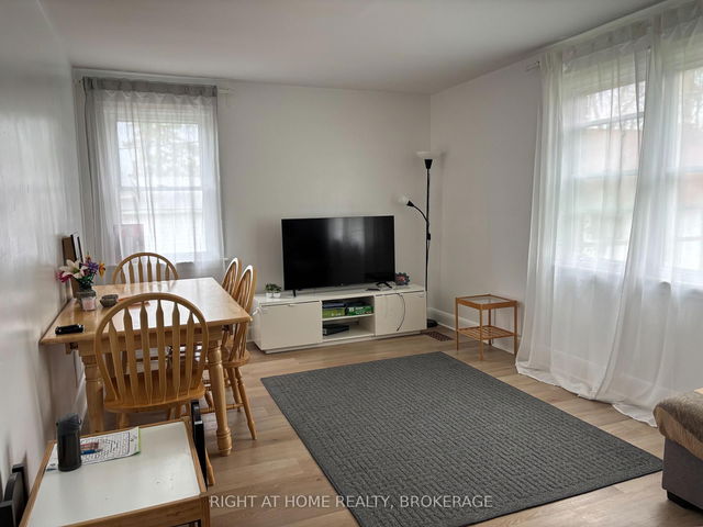 Upper - 48 Lake Avenue Drive