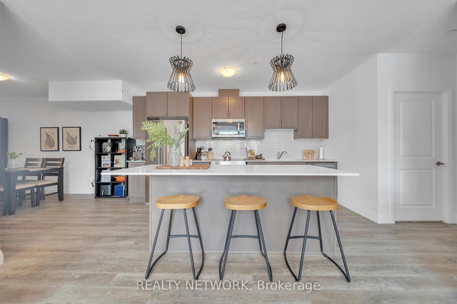 410 - 1 Redfern Avenue