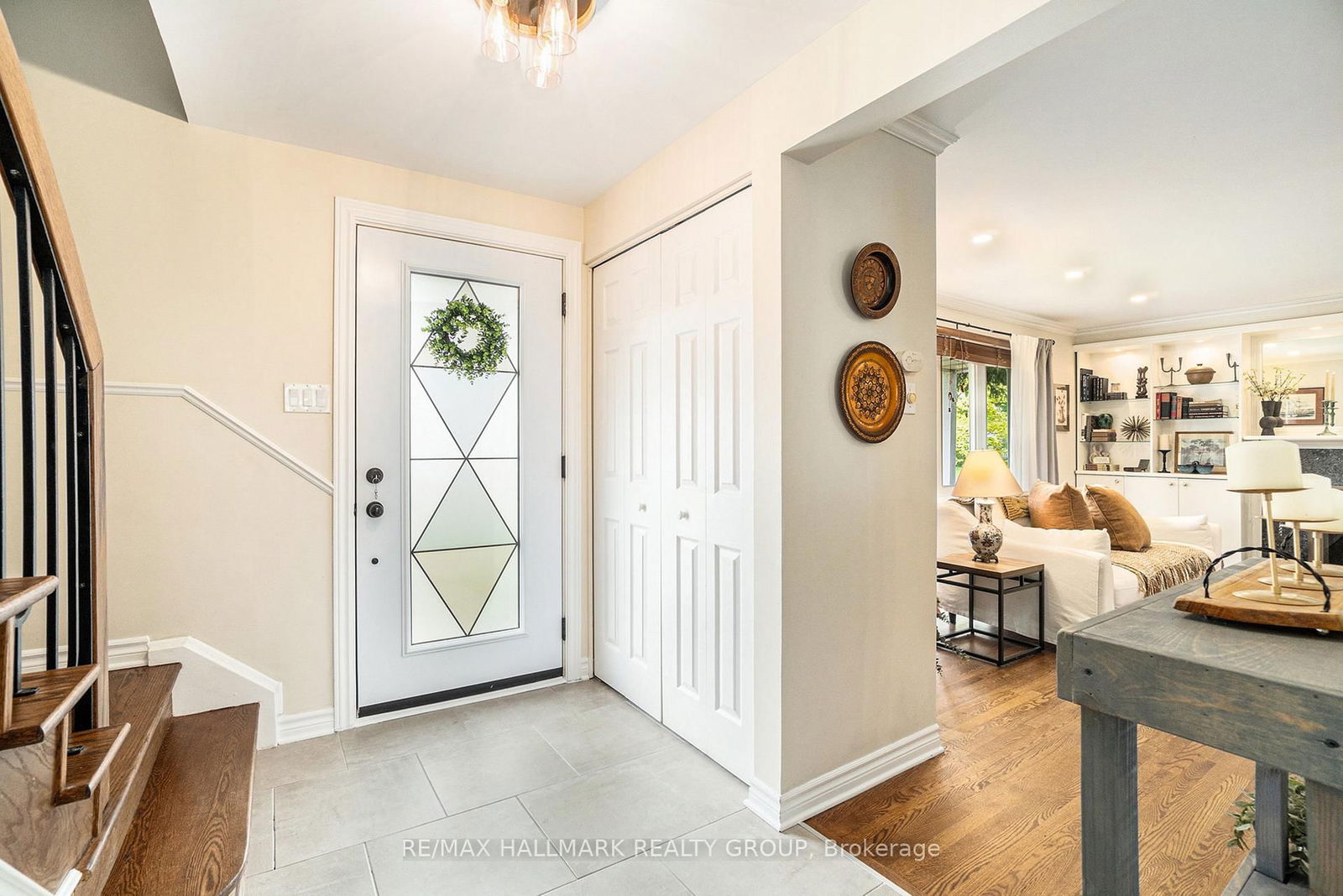 Detached House for sale at 617 La Verendrye Drive, Ottawa, Beacon Hill North, K1J 7C2 - MLS: X12161122