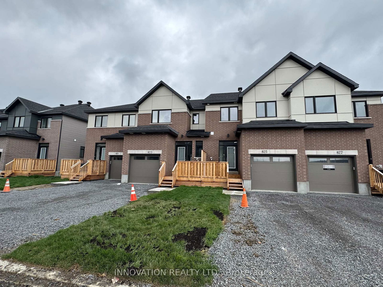 Townhouse for sale at 825 Anciano Crescent, Ottawa, Kanata - Emerald Meadows/Trailwest, K2S 2R6 - MLS: X12161189
