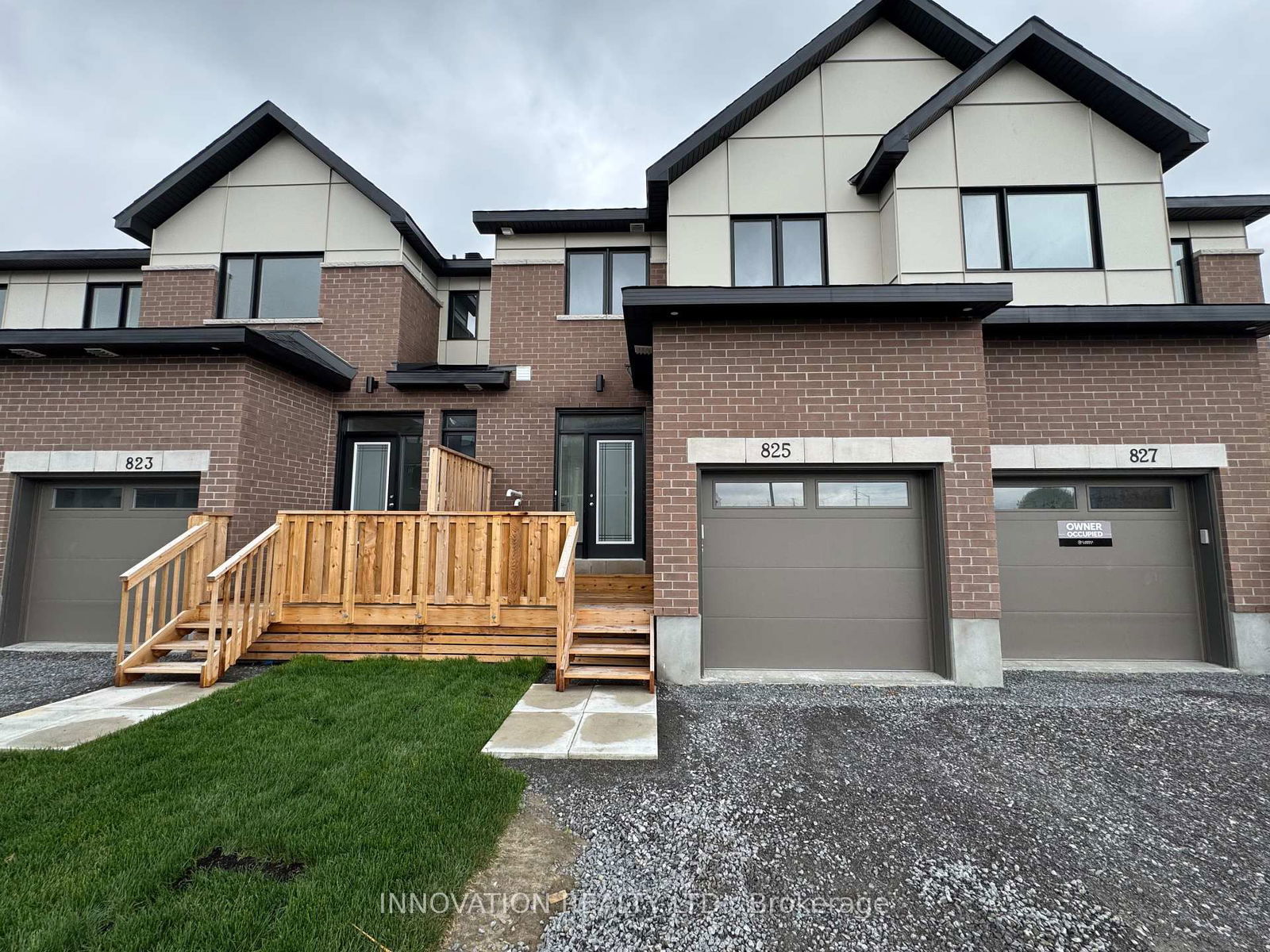 Townhouse for sale at 825 Anciano Crescent, Ottawa, Kanata - Emerald Meadows/Trailwest, K2S 2R6 - MLS: X12161189