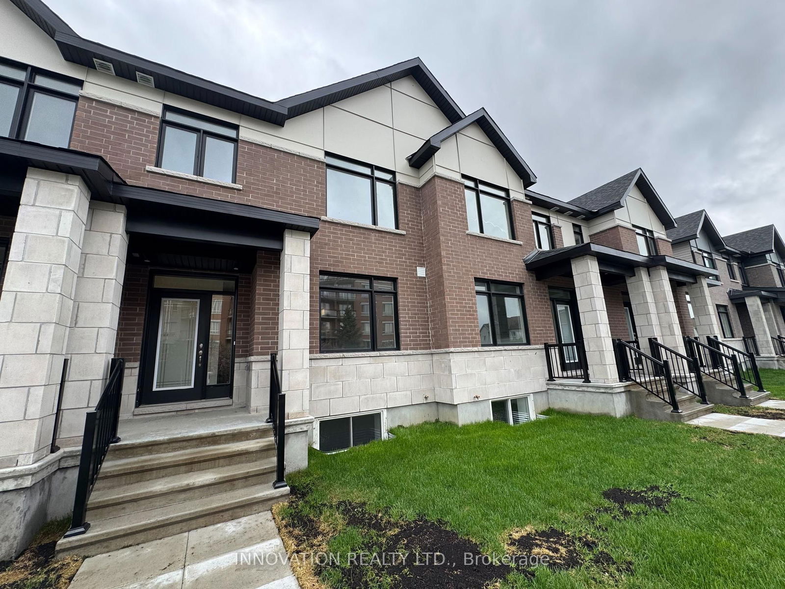 Townhouse for sale at 825 Anciano Crescent, Ottawa, Kanata - Emerald Meadows/Trailwest, K2S 2R6 - MLS: X12161189