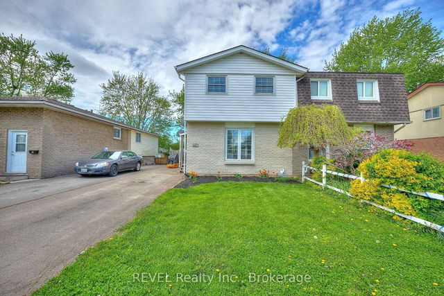 100 Chapel Hill Crescent