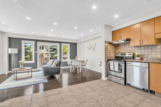 2 Lambeth Way