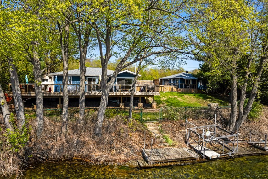 Detached House for sale at 889 Jones Point Road, Perth, Bathurst/Burgess & Sherbrooke (North Burgess) Twp, K7H 3C7 - MLS: X12161354