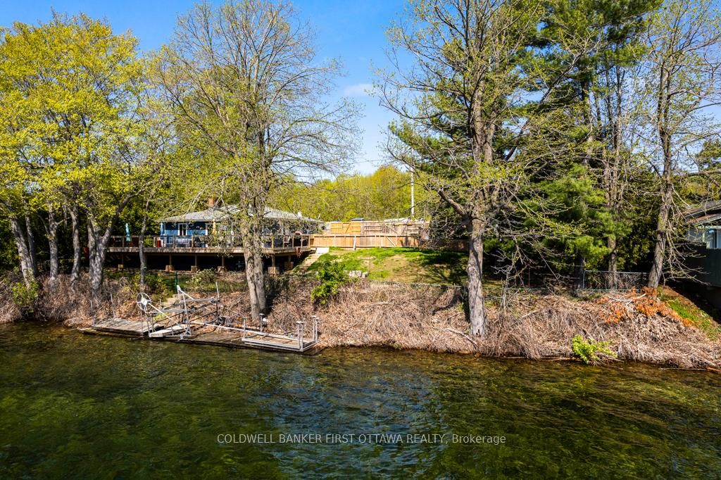 Detached House for sale at 889 Jones Point Road, Perth, Bathurst/Burgess & Sherbrooke (North Burgess) Twp, K7H 3C7 - MLS: X12161354