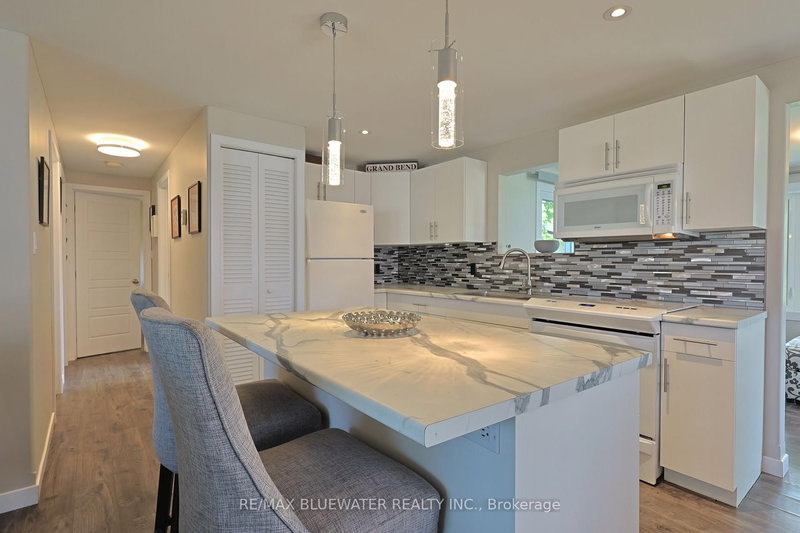 236 Pebble Beach Pkwy, South Huron, N0M 1T0 | Image 3