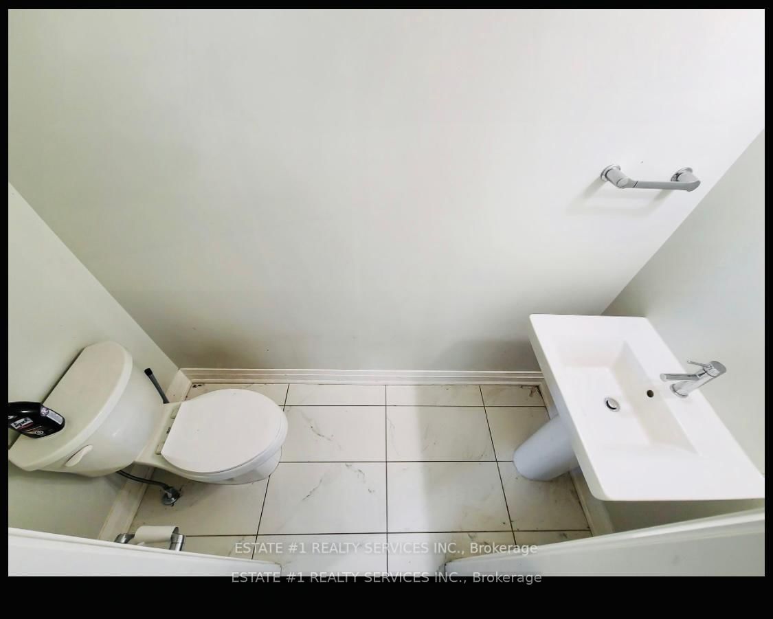 Detached House for sale at 2047 Lockwood Crescent, Strathroy-Caradoc, Ontario, N0L 1W0 - Rural Strathroy-Caradoc - MLS: X12161641