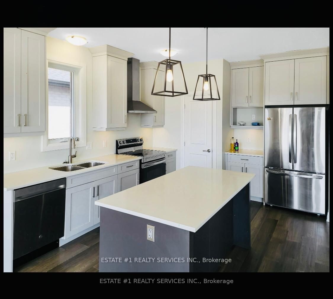 Detached House for sale at 2047 Lockwood Crescent, Strathroy-Caradoc, Ontario, N0L 1W0 - Rural Strathroy-Caradoc - MLS: X12161641