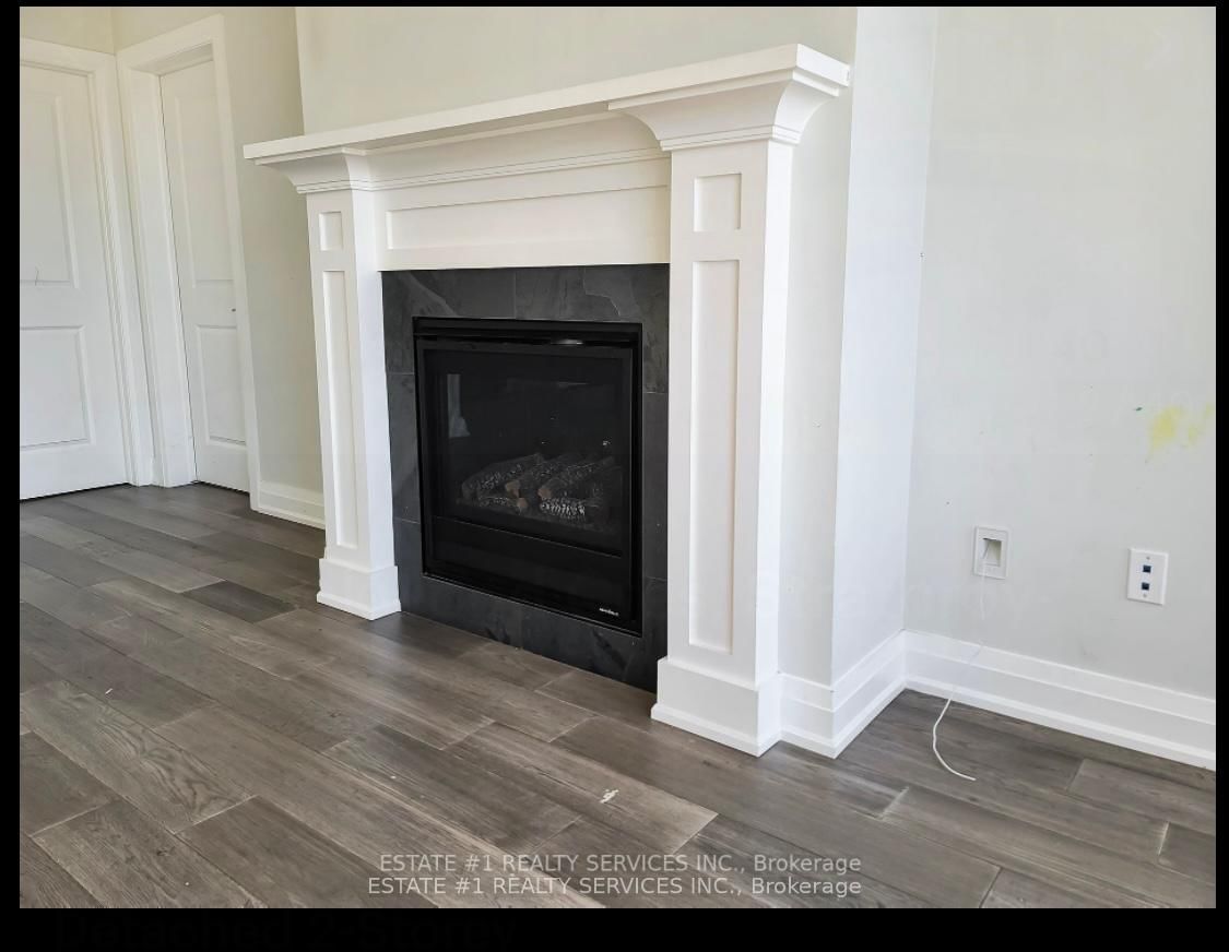 Detached House for sale at 2047 Lockwood Crescent, Strathroy-Caradoc, Ontario, N0L 1W0 - Rural Strathroy-Caradoc - MLS: X12161641