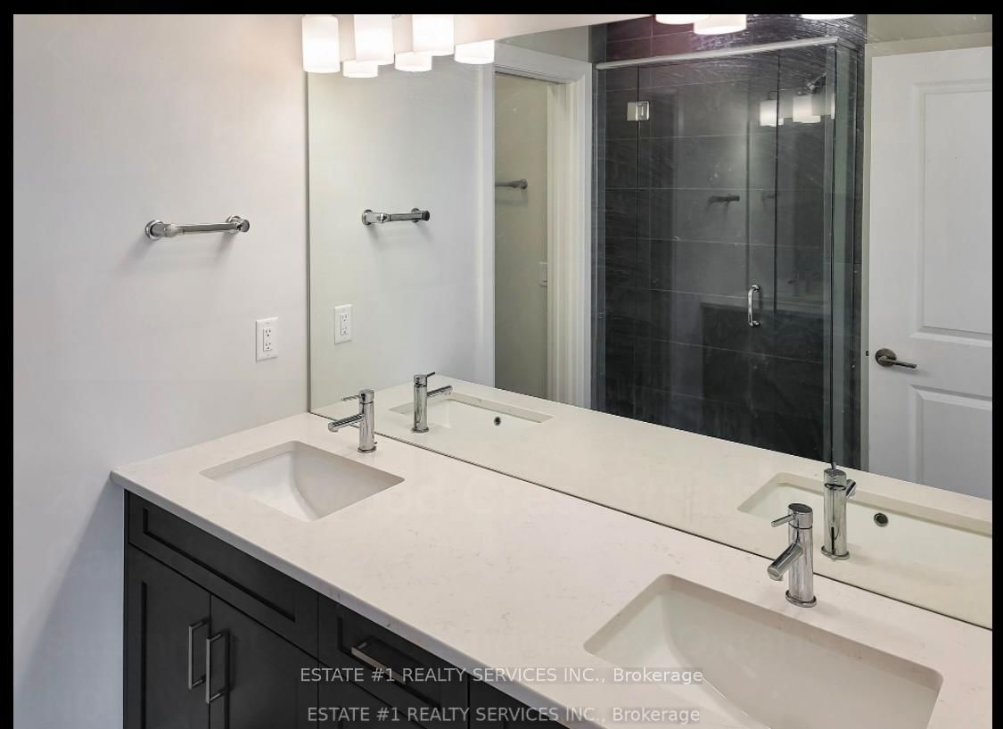 Detached House for sale at 2047 Lockwood Crescent, Strathroy-Caradoc, Ontario, N0L 1W0 - Rural Strathroy-Caradoc - MLS: X12161641