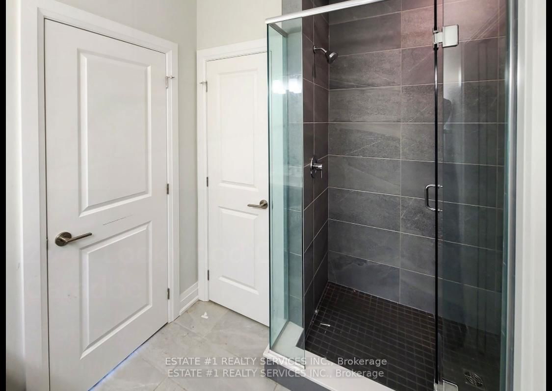 Detached House for sale at 2047 Lockwood Crescent, Strathroy-Caradoc, Ontario, N0L 1W0 - Rural Strathroy-Caradoc - MLS: X12161641