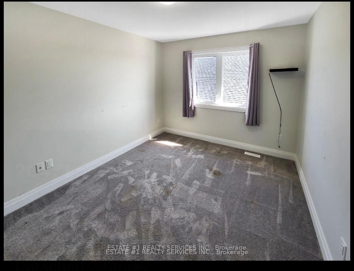 Detached House for sale at 2047 Lockwood Crescent, Strathroy-Caradoc, Ontario, N0L 1W0 - Rural Strathroy-Caradoc - MLS: X12161641