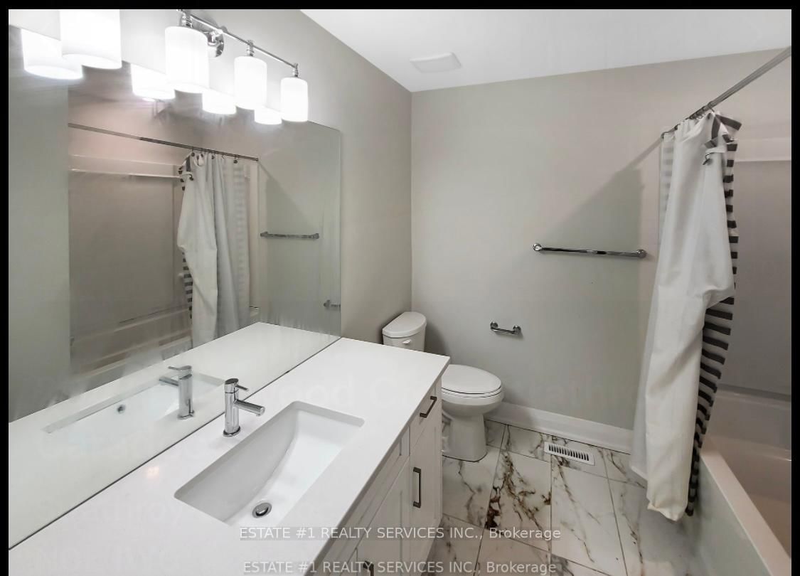 Detached House for sale at 2047 Lockwood Crescent, Strathroy-Caradoc, Ontario, N0L 1W0 - Rural Strathroy-Caradoc - MLS: X12161641