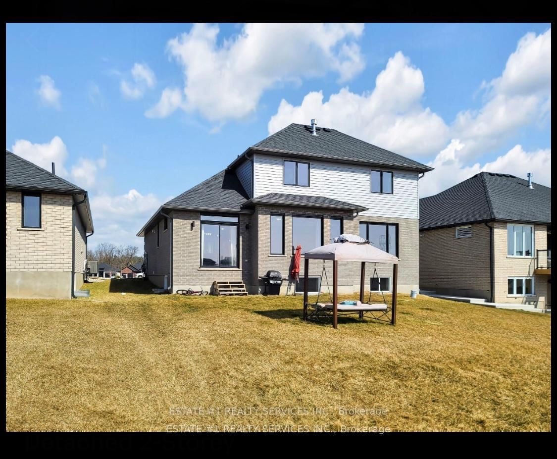 Detached House for sale at 2047 Lockwood Crescent, Strathroy-Caradoc, Ontario, N0L 1W0 - Rural Strathroy-Caradoc - MLS: X12161641