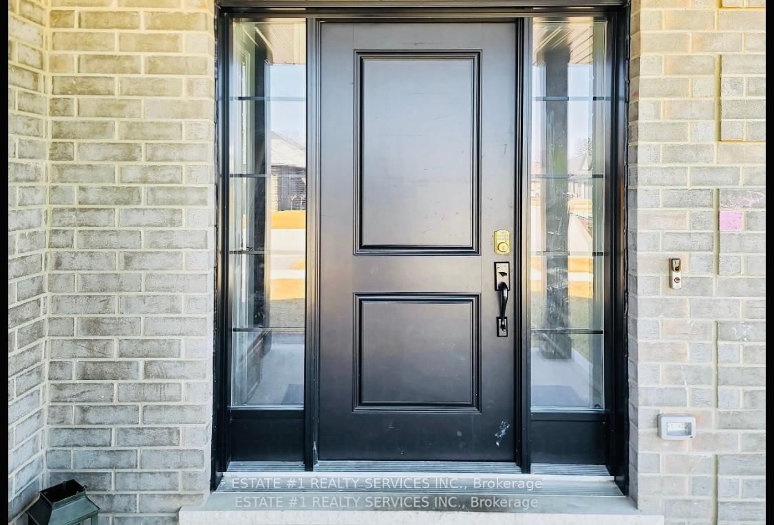 Detached House for sale at 2047 Lockwood Crescent, Strathroy-Caradoc, Ontario, N0L 1W0 - Rural Strathroy-Caradoc - MLS: X12161641