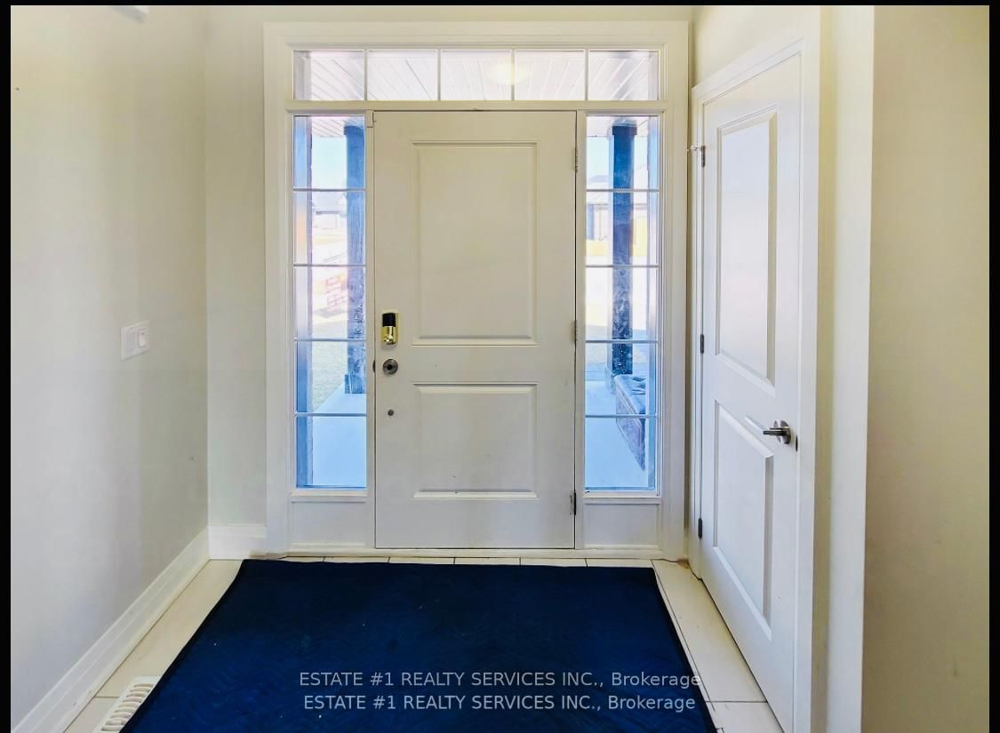 Detached House for sale at 2047 Lockwood Crescent, Strathroy-Caradoc, Ontario, N0L 1W0 - Rural Strathroy-Caradoc - MLS: X12161641